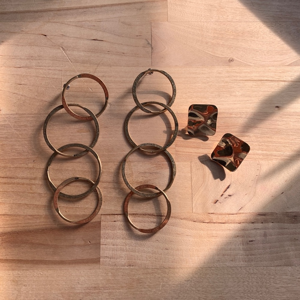 Gold earing set